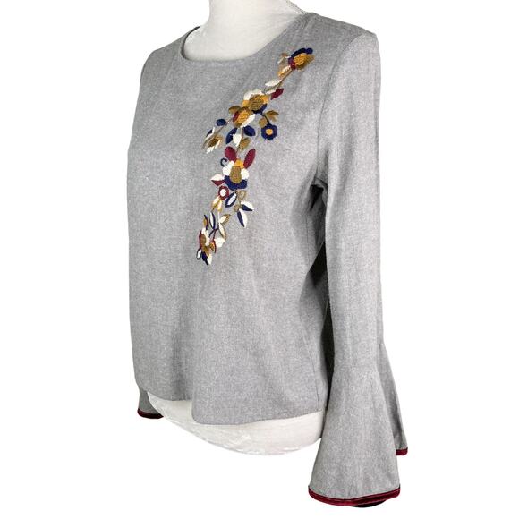 THML Riverside Top Small Gray Embroidered Floral Bell Sleeves Tie New - Picture 4 of 11